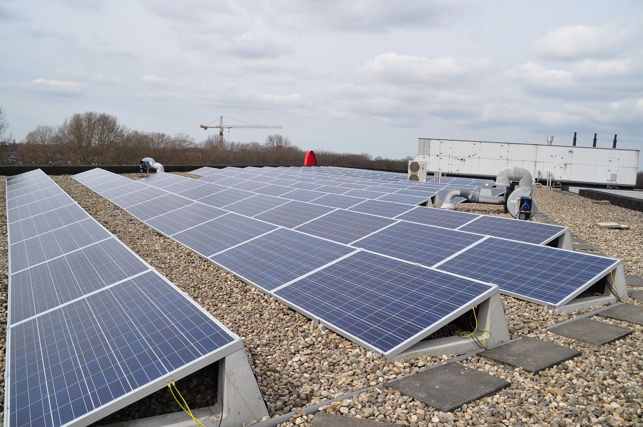 zonnepanelen plat dak